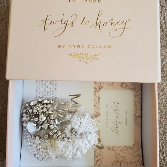 Twigs and Honey - Wedding Hair Adornment - Picture 3 of 5